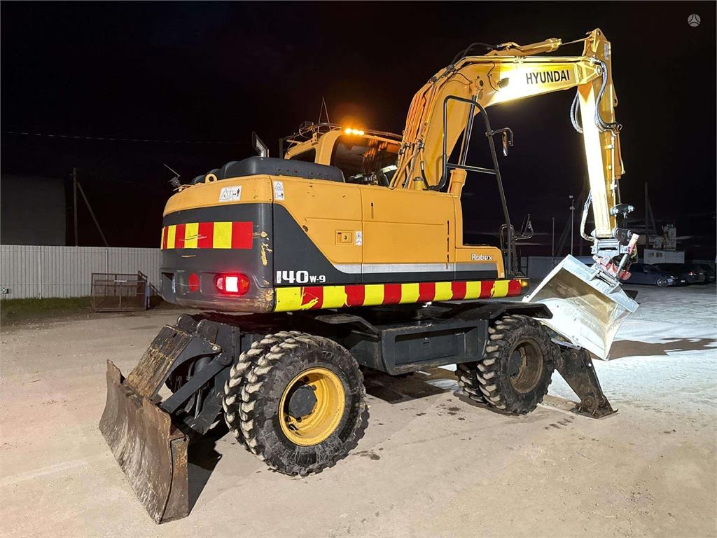 Hyundai Robex 140 W-9 ROTOTILT - Excavator pe roţi: Foto 4 Hyundai Robex 140 W-9 ROTOTILT - Excavator pe roţi: Foto 4