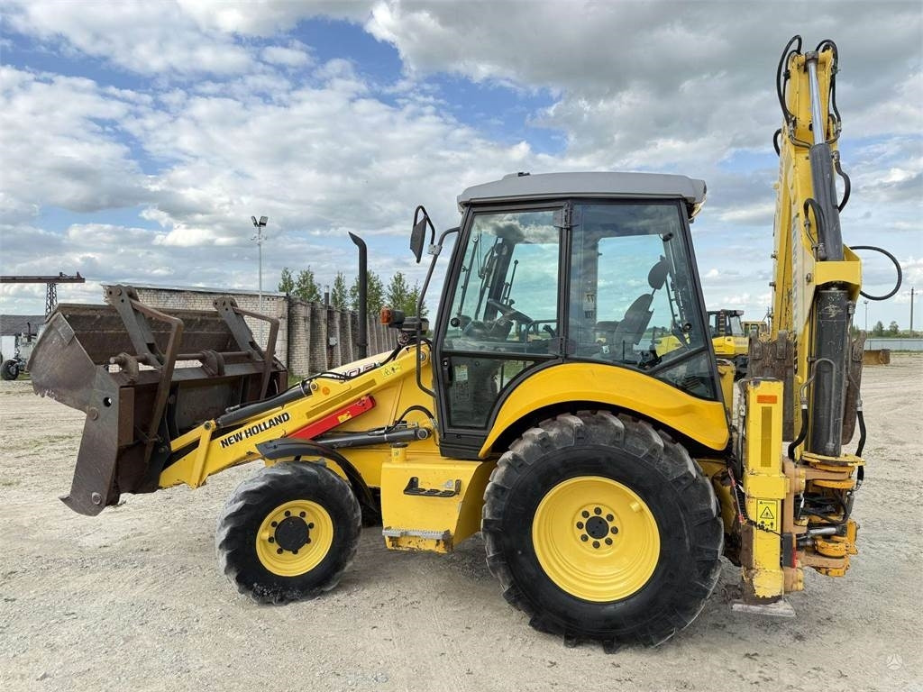 New Holland LB 110 B-4PT - Buldoexcavator: Foto 4 New Holland LB 110 B-4PT - Buldoexcavator: Foto 4