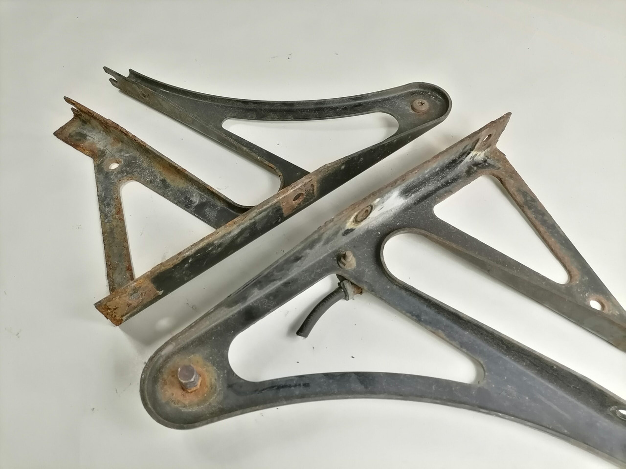 DAF Bracket 1663012 - Cadru/ Şasiu pentru Camion: Foto 3 DAF Bracket 1663012 - Cadru/ Şasiu pentru Camion: Foto 3