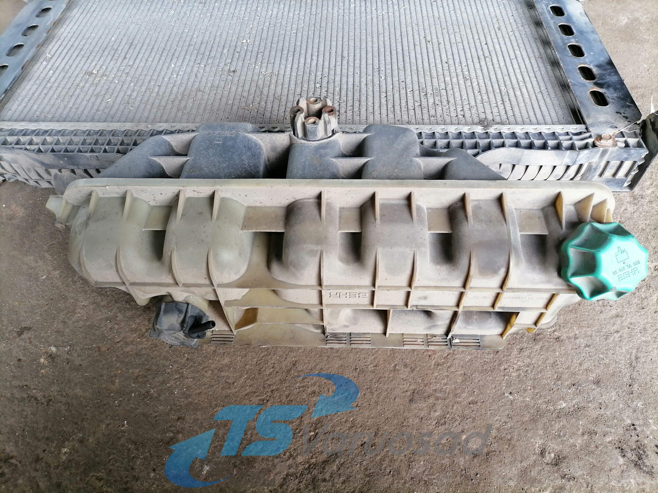 MAN Cooling radiator 81061016512 - Radiator pentru Camion: Foto 5 MAN Cooling radiator 81061016512 - Radiator pentru Camion: Foto 5