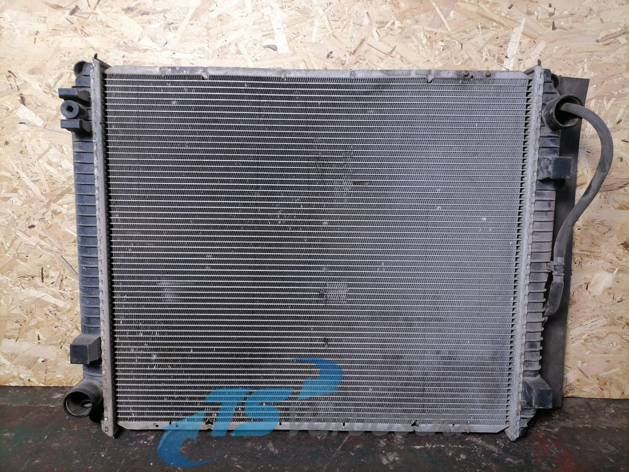 MAN Cooling radiator 8106116493 - Radiator pentru Camion: Foto 1 MAN Cooling radiator 8106116493 - Radiator pentru Camion: Foto 1