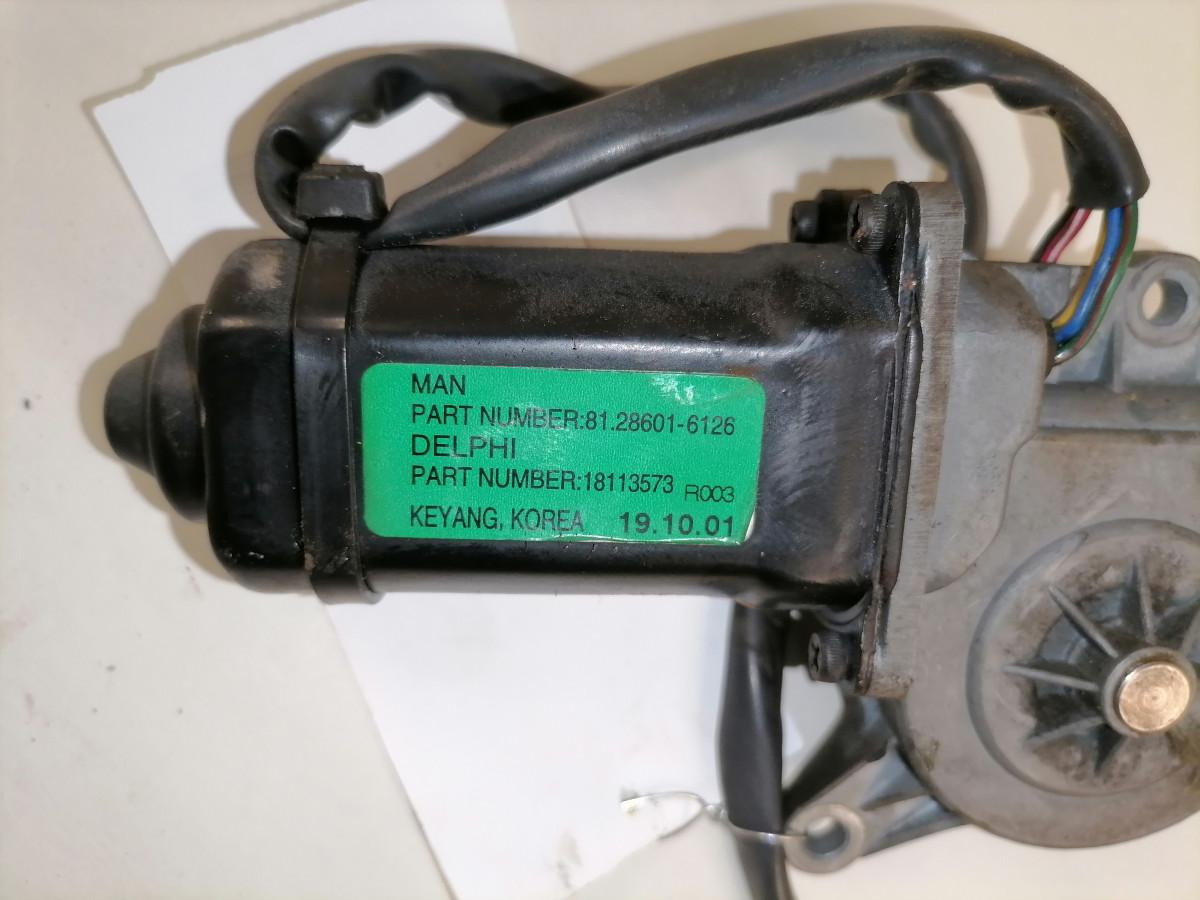 MAN Glass lift 81286016126 - Fereastră și piese pentru Camion: Foto 4 MAN Glass lift 81286016126 - Fereastră și piese pentru Camion: Foto 4