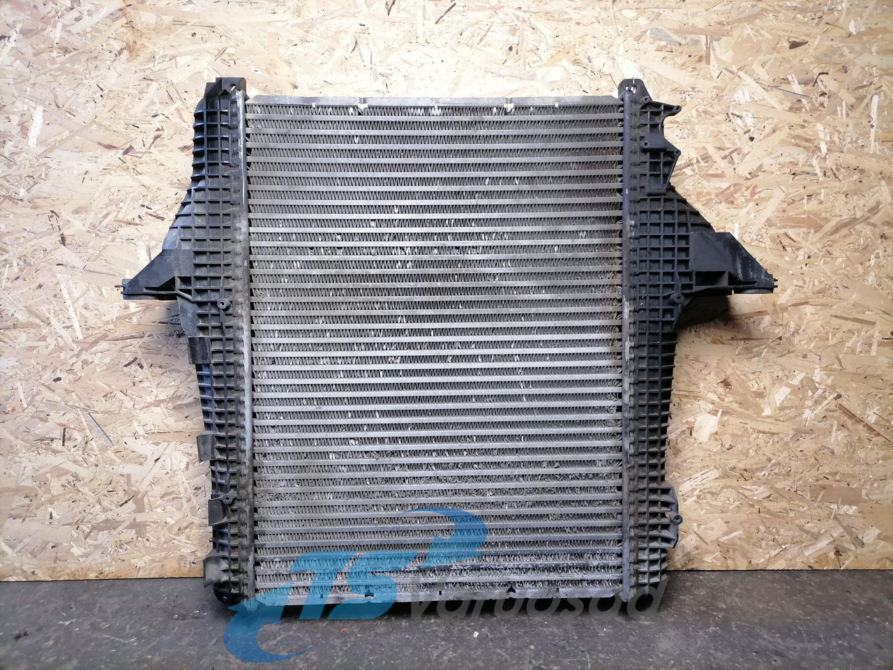 MAN Intercooler radiator 81061006556 - Intercooler pentru Camion: Foto 2 MAN Intercooler radiator 81061006556 - Intercooler pentru Camion: Foto 2