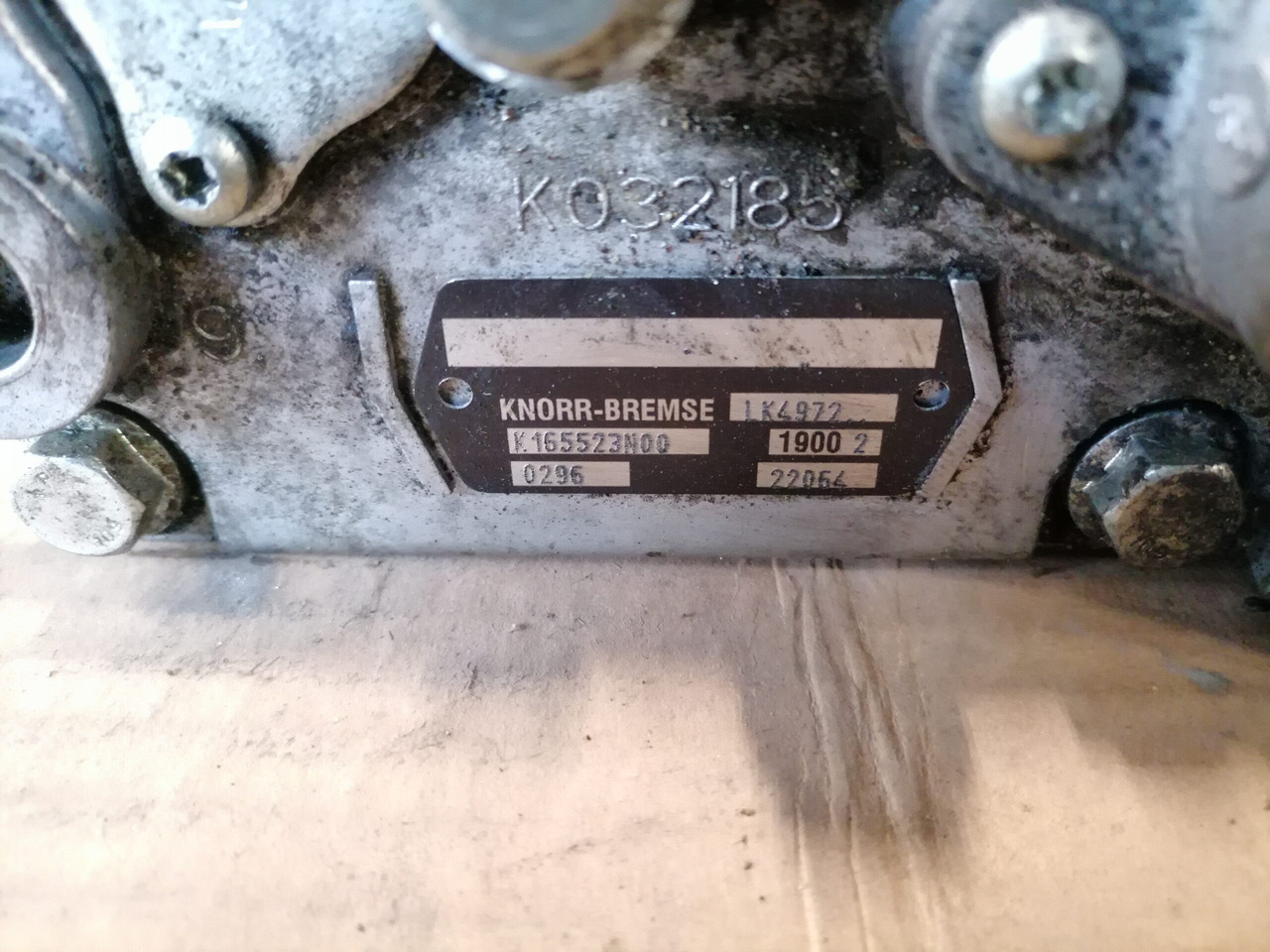 Mercedes-Benz Air compressor K165523N00 - Compresor, instalatie aer comprimat pentru Camion: Foto 5 Mercedes-Benz Air compressor K165523N00 - Compresor, instalatie aer comprimat pentru Camion: Foto 5