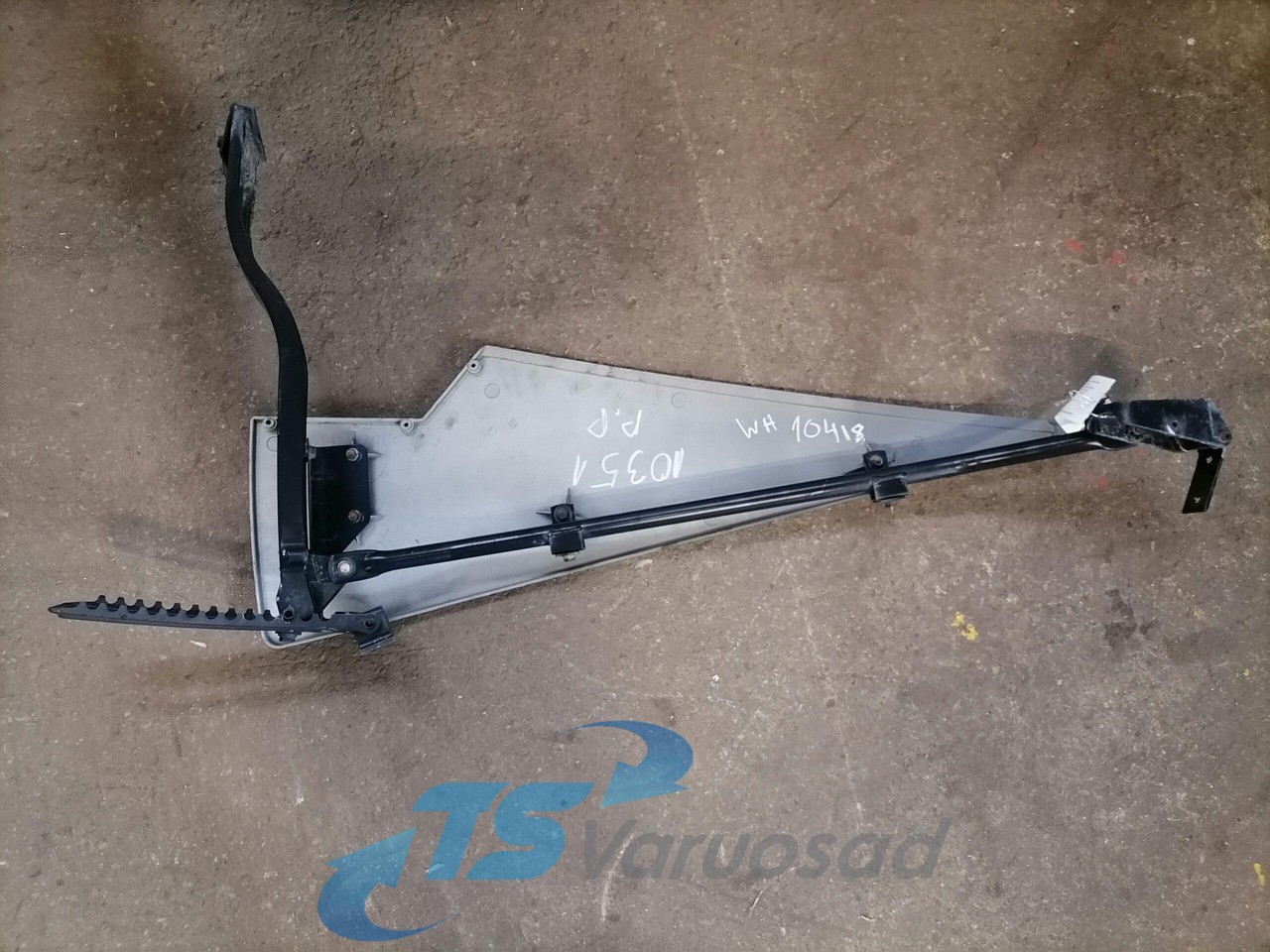 Mercedes-Benz Kabiini tuulesuunaja, ülemine parem A9417903365 - Aerodinamică/ Spoiler pentru Camion: Foto 2 Mercedes-Benz Kabiini tuulesuunaja, ülemine parem A9417903365 - Aerodinamică/ Spoiler pentru Camion: Foto 2