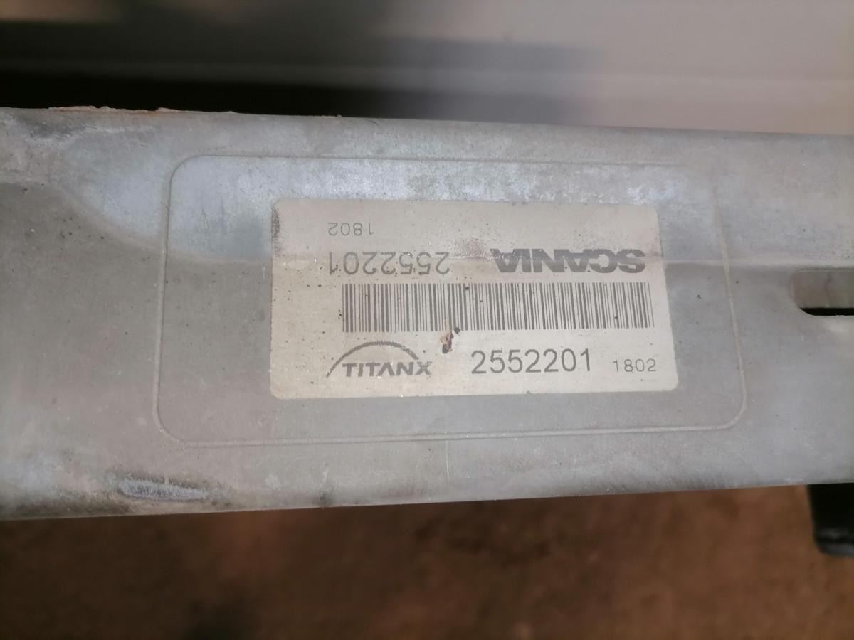 Scania Cooling radiator 2552201 - Radiator pentru Camion: Foto 3 Scania Cooling radiator 2552201 - Radiator pentru Camion: Foto 3