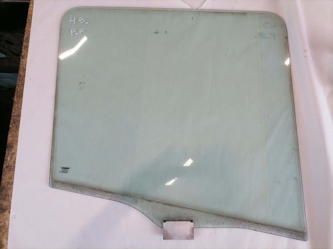Scania Küljeklaas, parem 1306260 - Fereastră și piese pentru Camion: Foto 2 Scania Küljeklaas, parem 1306260 - Fereastră și piese pentru Camion: Foto 2