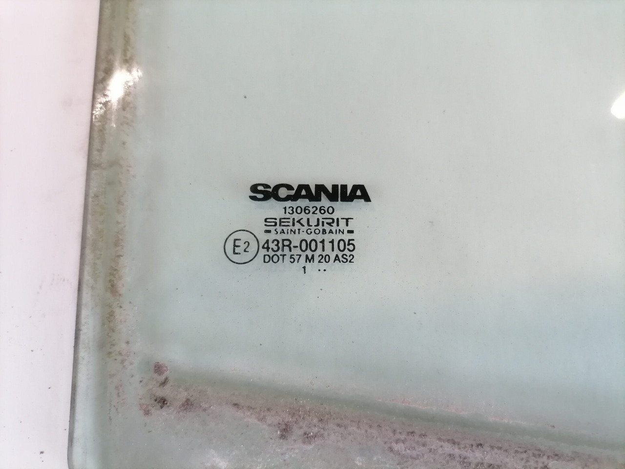 Scania Küljeklaas, parem 1306260 - Fereastră și piese pentru Camion: Foto 3 Scania Küljeklaas, parem 1306260 - Fereastră și piese pentru Camion: Foto 3