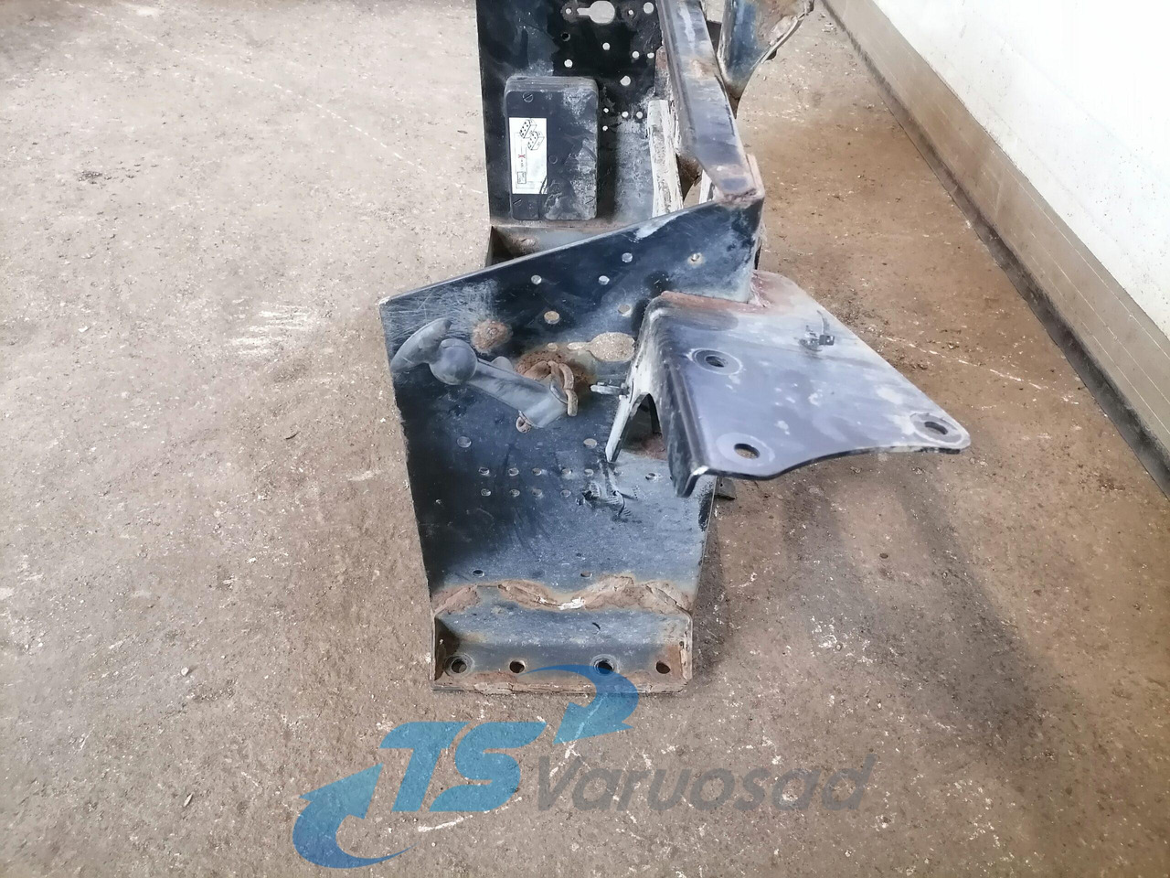 Volvo Battery box 82242391 - Acumulator pentru Camion: Foto 4 Volvo Battery box 82242391 - Acumulator pentru Camion: Foto 4