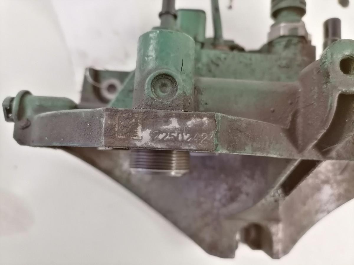 Volvo Fuel filter unit 22502424 - Filtru de combustibil pentru Camion: Foto 4 Volvo Fuel filter unit 22502424 - Filtru de combustibil pentru Camion: Foto 4