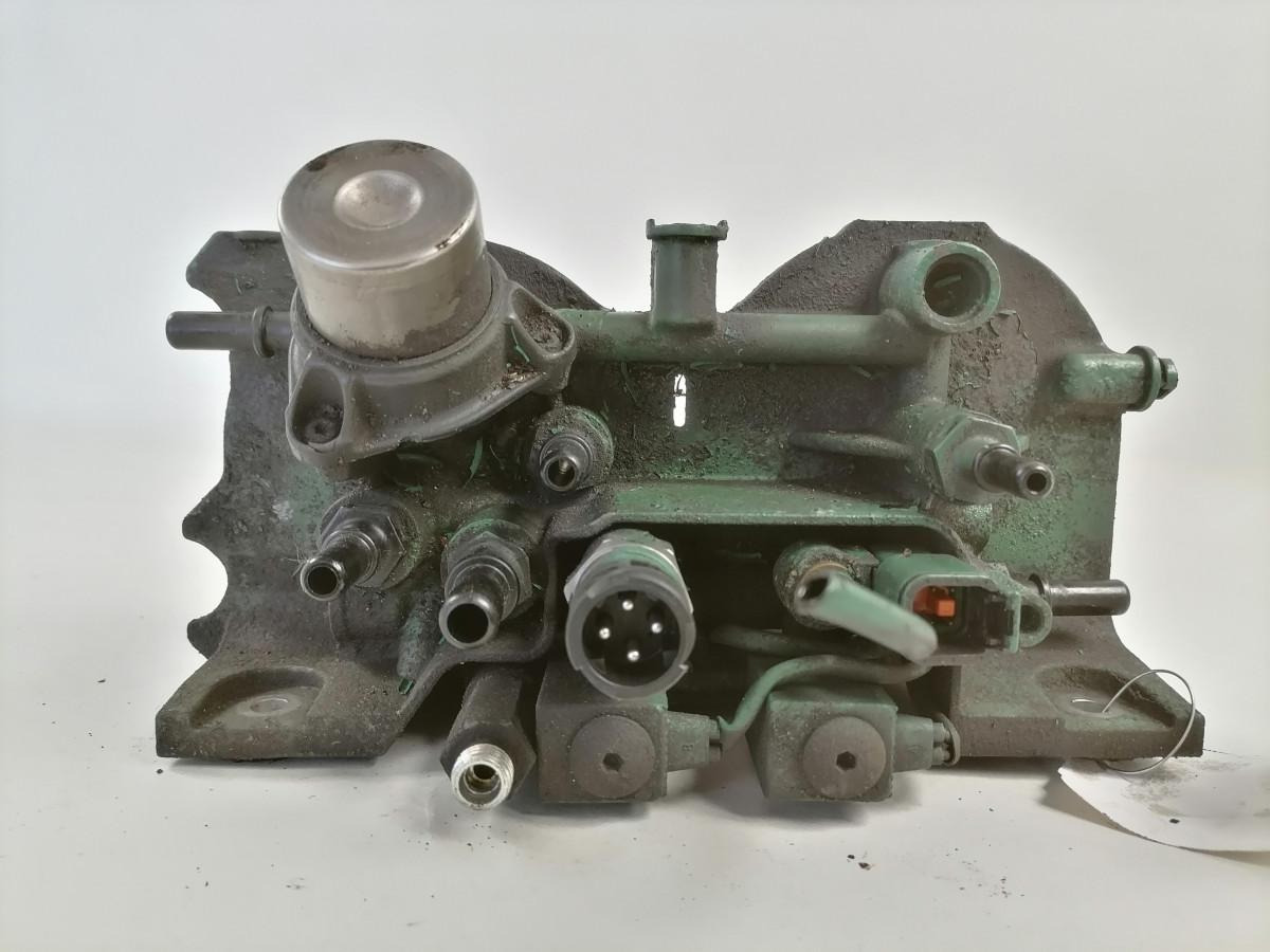 Volvo Fuel filter unit 22502424 - Filtru de combustibil pentru Camion: Foto 5 Volvo Fuel filter unit 22502424 - Filtru de combustibil pentru Camion: Foto 5