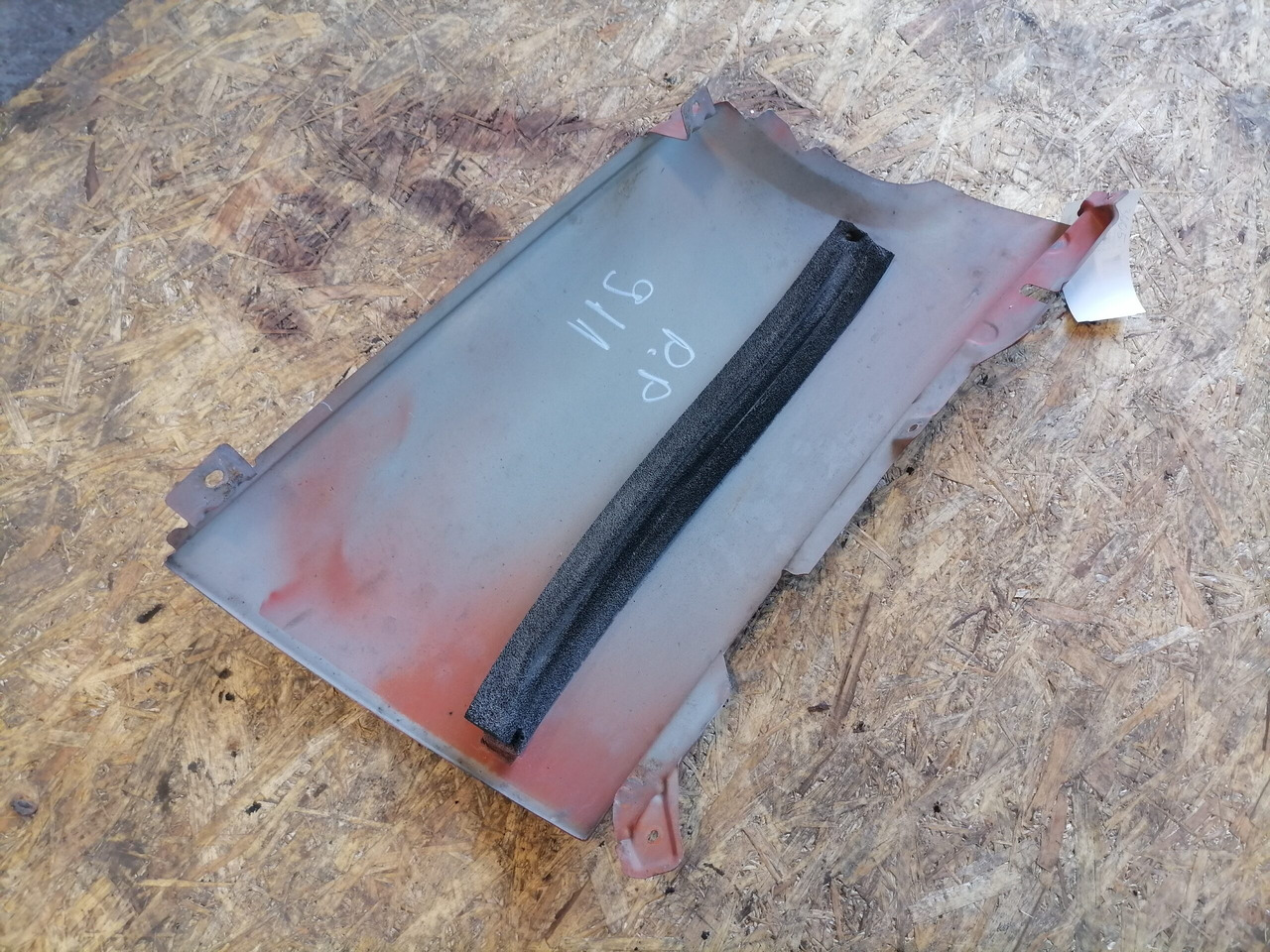 Volvo Volvo kabiini nurgapõsk, parem 20379172 - Grilă pentru Camion: Foto 4 Volvo Volvo kabiini nurgapõsk, parem 20379172 - Grilă pentru Camion: Foto 4