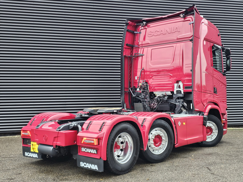 Scania S660 V8 6x2/4 / RETARDER / HYDRAULIC / FULL AIR - Cap tractor: Foto 3 Scania S660 V8 6x2/4 / RETARDER / HYDRAULIC / FULL AIR - Cap tractor: Foto 3