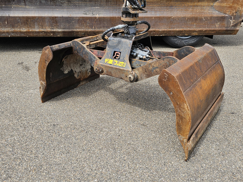 DAF TATRA T158/II 6X6 / HMF Z CRANE + 2 SIDE TIPPER - Camion basculantă, Camion cu macara: Foto 5 DAF TATRA T158/II 6X6 / HMF Z CRANE + 2 SIDE TIPPER - Camion basculantă, Camion cu macara: Foto 5