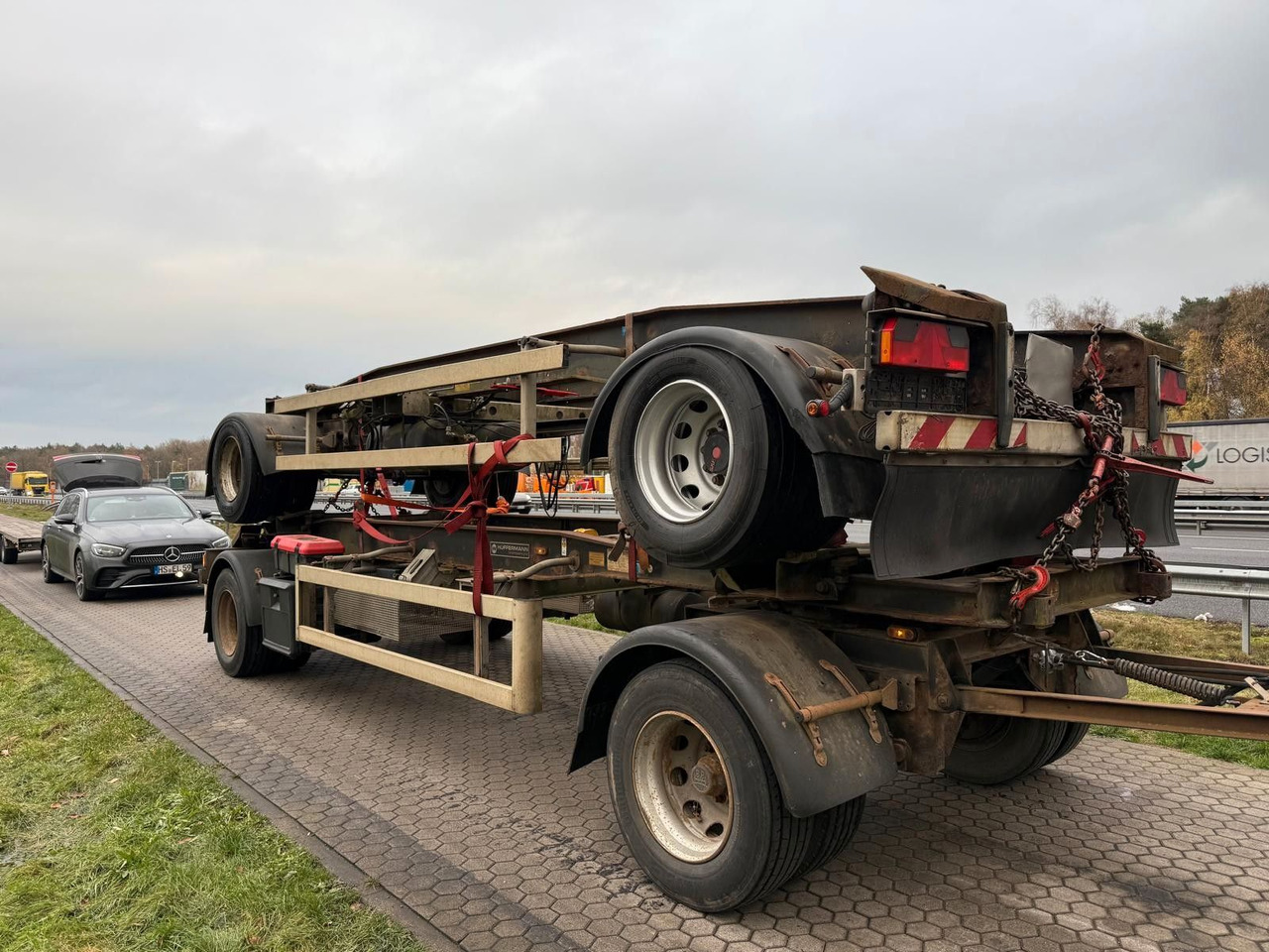 Hüffermann HSA 18.70 Schlittenabroller Containeranhänger 2x - Remorcă abroll/ Skiploader: Foto 1 Hüffermann HSA 18.70 Schlittenabroller Containeranhänger 2x - Remorcă abroll/ Skiploader: Foto 1