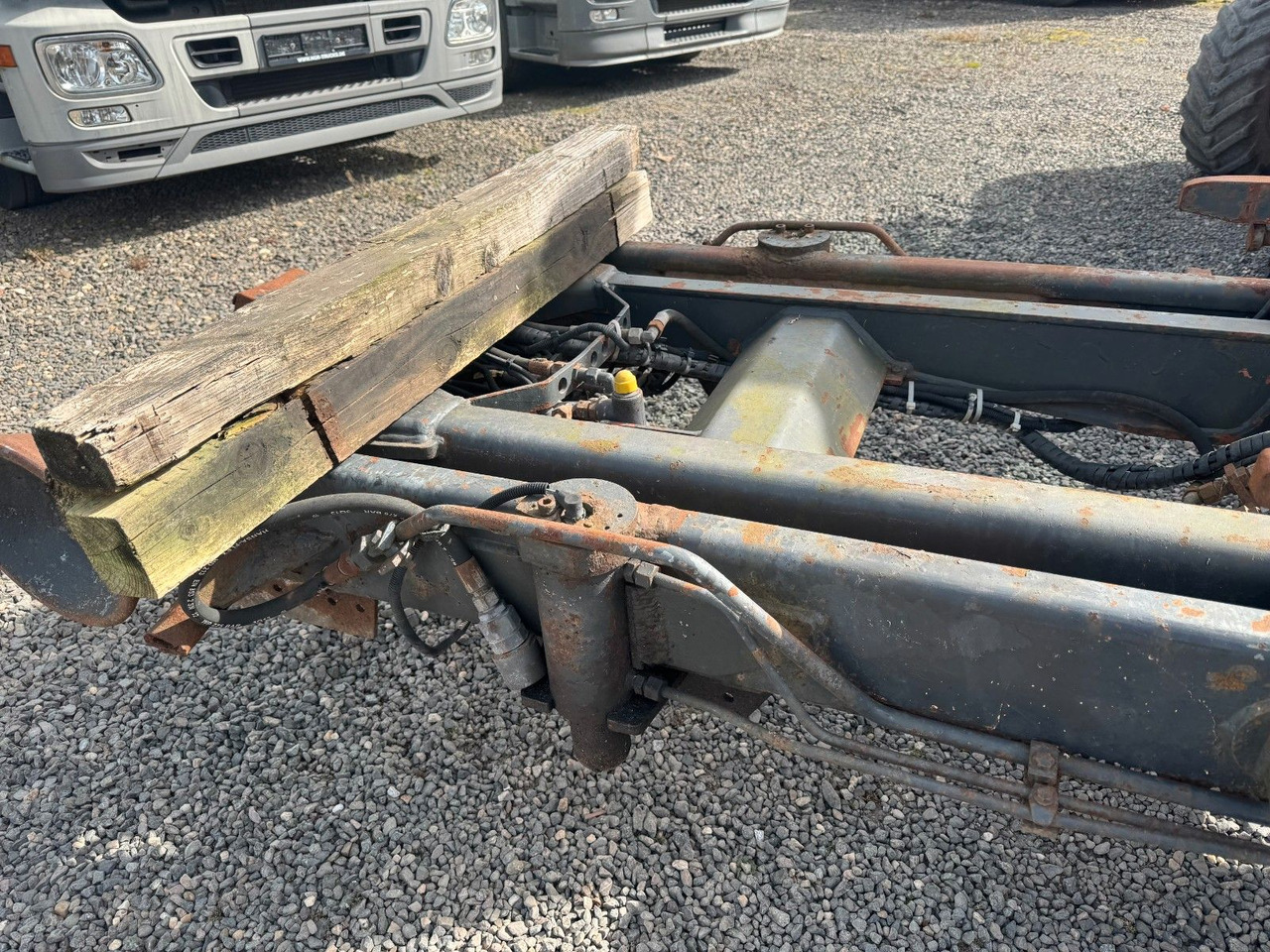 Meiller Abrollaufbau für 6X4 mit 3,90 Radstand - Camion cu cârlig: Foto 4 Meiller Abrollaufbau für 6X4 mit 3,90 Radstand - Camion cu cârlig: Foto 4