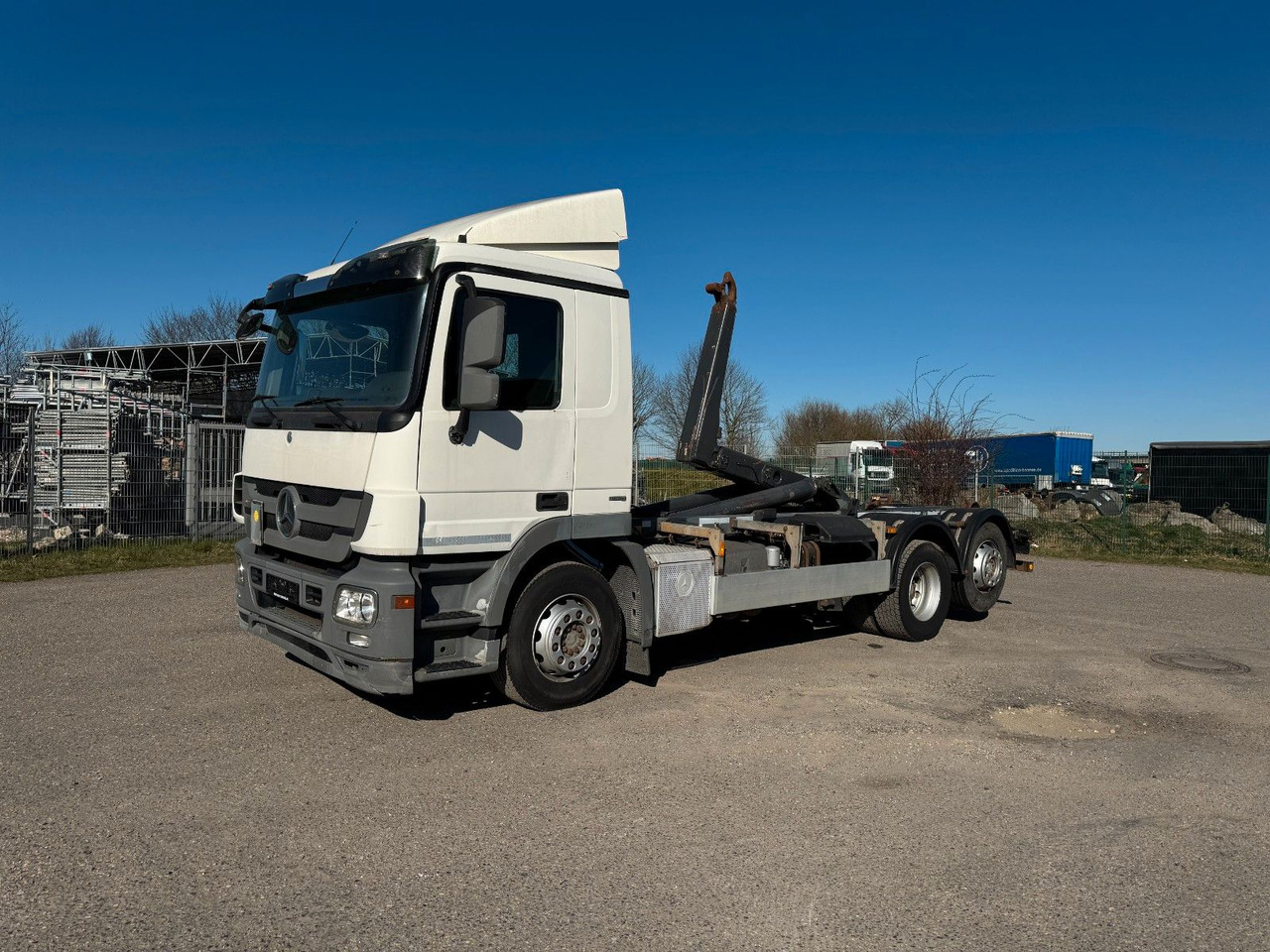 Mercedes-Benz 2541 6X2 Meiller RK 20.65 Klima M-Haus - Camion cu cârlig: Foto 1 Mercedes-Benz 2541 6X2 Meiller RK 20.65 Klima M-Haus - Camion cu cârlig: Foto 1