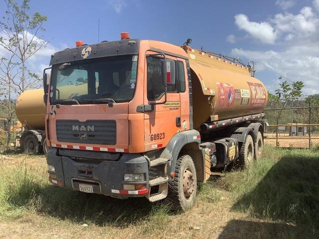 MAN 33.360-V20 - Camion cisternă: Foto 1 MAN 33.360-V20 - Camion cisternă: Foto 1