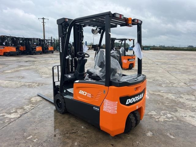 Doosan B20T-7 PLUS - Electrostivuitor: Foto 2 Doosan B20T-7 PLUS - Electrostivuitor: Foto 2