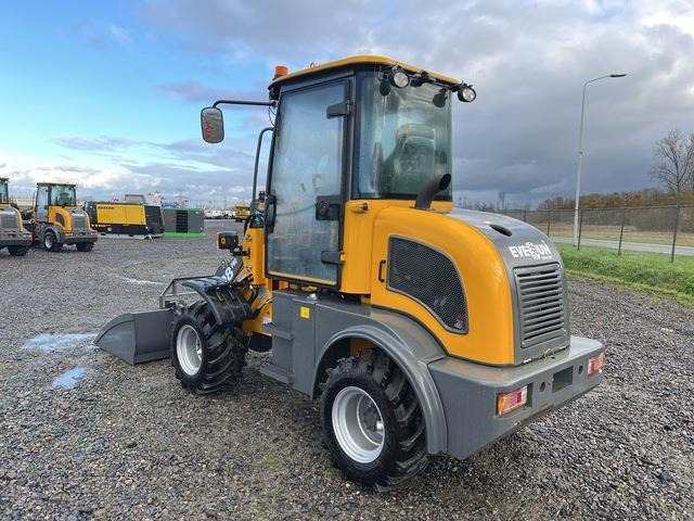 Everun R08 Pro - Încărcător frontal pe pneuri: Foto 2 Everun R08 Pro - Încărcător frontal pe pneuri: Foto 2