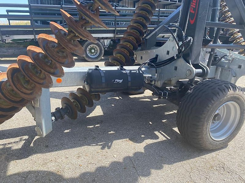 Fliegl KSE 680 Kettenscheibenegge - Grapă cu discuri: Foto 4 Fliegl KSE 680 Kettenscheibenegge - Grapă cu discuri: Foto 4