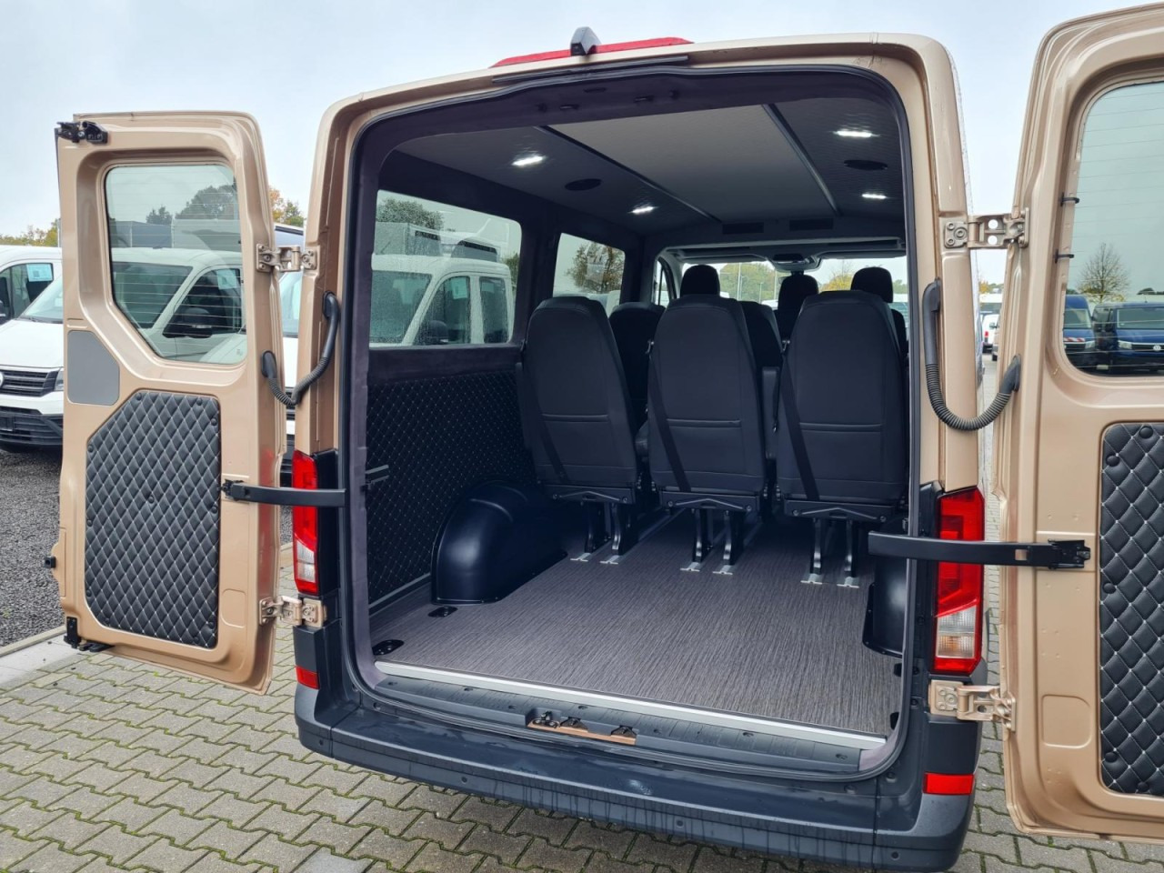 Autoutilitară cabină dublă Man TGE 3.180 TDi Kombi 9 Sitze ALU KAMERA LED LEDER Sonderumbau: Foto 7 Autoutilitară cabină dublă Man TGE 3.180 TDi Kombi 9 Sitze ALU KAMERA LED LEDER Sonderumbau: Foto 7