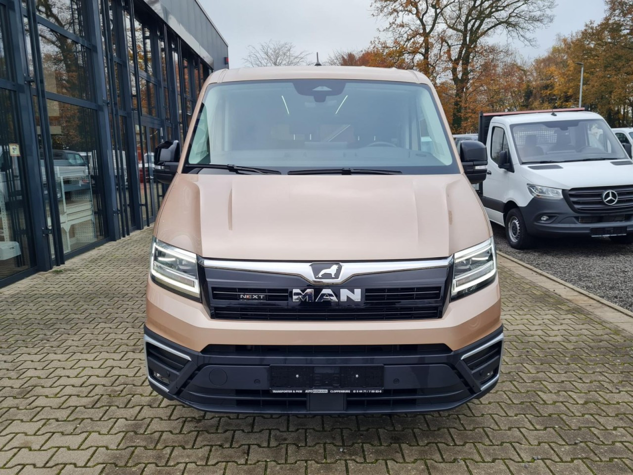 Man TGE 3.180 TDi Kombi 9 Sitze ALU KAMERA LED LEDER Sonderumbau - Microbuz, Transport persoane: Foto 2 Man TGE 3.180 TDi Kombi 9 Sitze ALU KAMERA LED LEDER Sonderumbau - Microbuz, Transport persoane: Foto 2