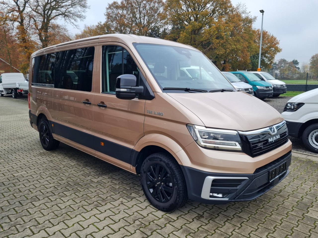 Man TGE 3.180 TDi Kombi 9 Sitze ALU KAMERA LED LEDER Sonderumbau - Microbuz, Transport persoane: Foto 3 Man TGE 3.180 TDi Kombi 9 Sitze ALU KAMERA LED LEDER Sonderumbau - Microbuz, Transport persoane: Foto 3
