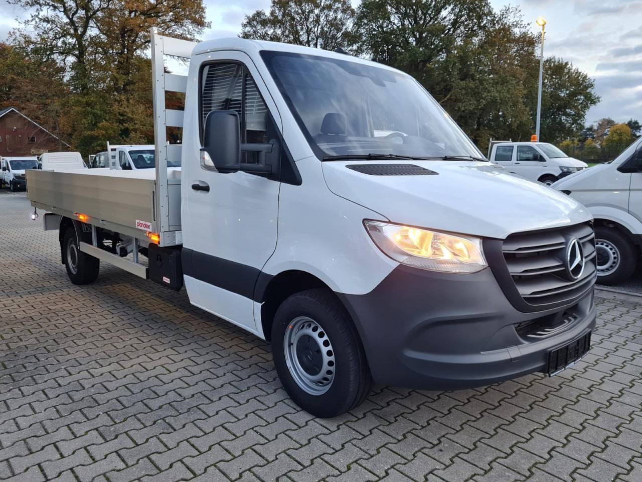 Mercedes-Benz Sprinter 317 CDI Pritsche L3 lang RWD KLIMA TEMPOMAT - Autoutilitară cu platformă: Foto 3 Mercedes-Benz Sprinter 317 CDI Pritsche L3 lang RWD KLIMA TEMPOMAT - Autoutilitară cu platformă: Foto 3