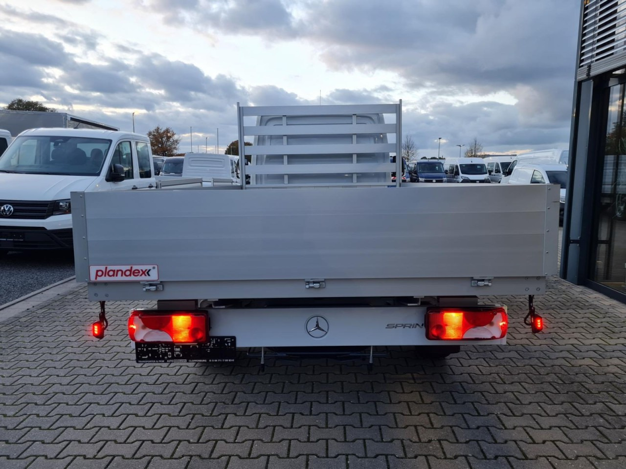 Mercedes-Benz Sprinter 317 CDI Pritsche L3 lang RWD KLIMA TEMPOMAT - Autoutilitară cu platformă: Foto 5 Mercedes-Benz Sprinter 317 CDI Pritsche L3 lang RWD KLIMA TEMPOMAT - Autoutilitară cu platformă: Foto 5