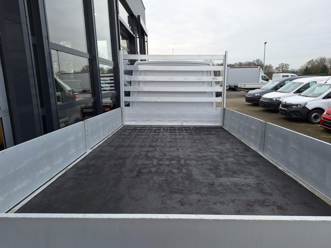 Mercedes-Benz Sprinter 317 CDI Pritsche L4 RWD AHK KLIMA TEMPOMAT - Autoutilitară cu platformă: Foto 3 Mercedes-Benz Sprinter 317 CDI Pritsche L4 RWD AHK KLIMA TEMPOMAT - Autoutilitară cu platformă: Foto 3