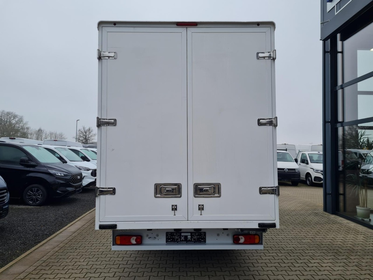 Renault Master 3.5t Möbel Koffer mit 10 Pal. Plätze TEMPOMAT - Autoutilitară box: Foto 5 Renault Master 3.5t Möbel Koffer mit 10 Pal. Plätze TEMPOMAT - Autoutilitară box: Foto 5