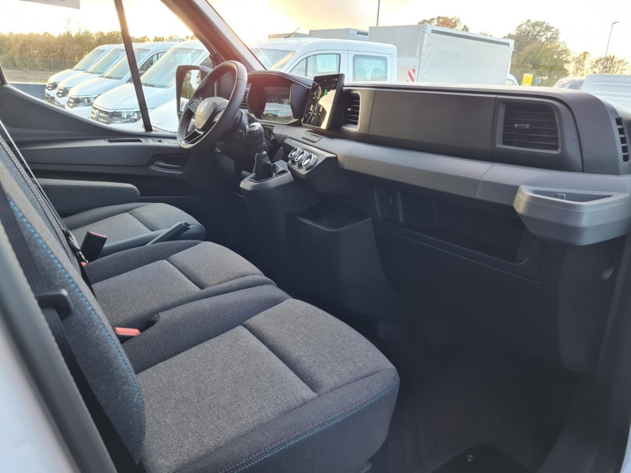 Renault Master 35 Kasten dCi Doka L3H2 KLIMA TEMPOMAT - Dubă, Autoutilitară cabină dublă: Foto 4 Renault Master 35 Kasten dCi Doka L3H2 KLIMA TEMPOMAT - Dubă, Autoutilitară cabină dublă: Foto 4