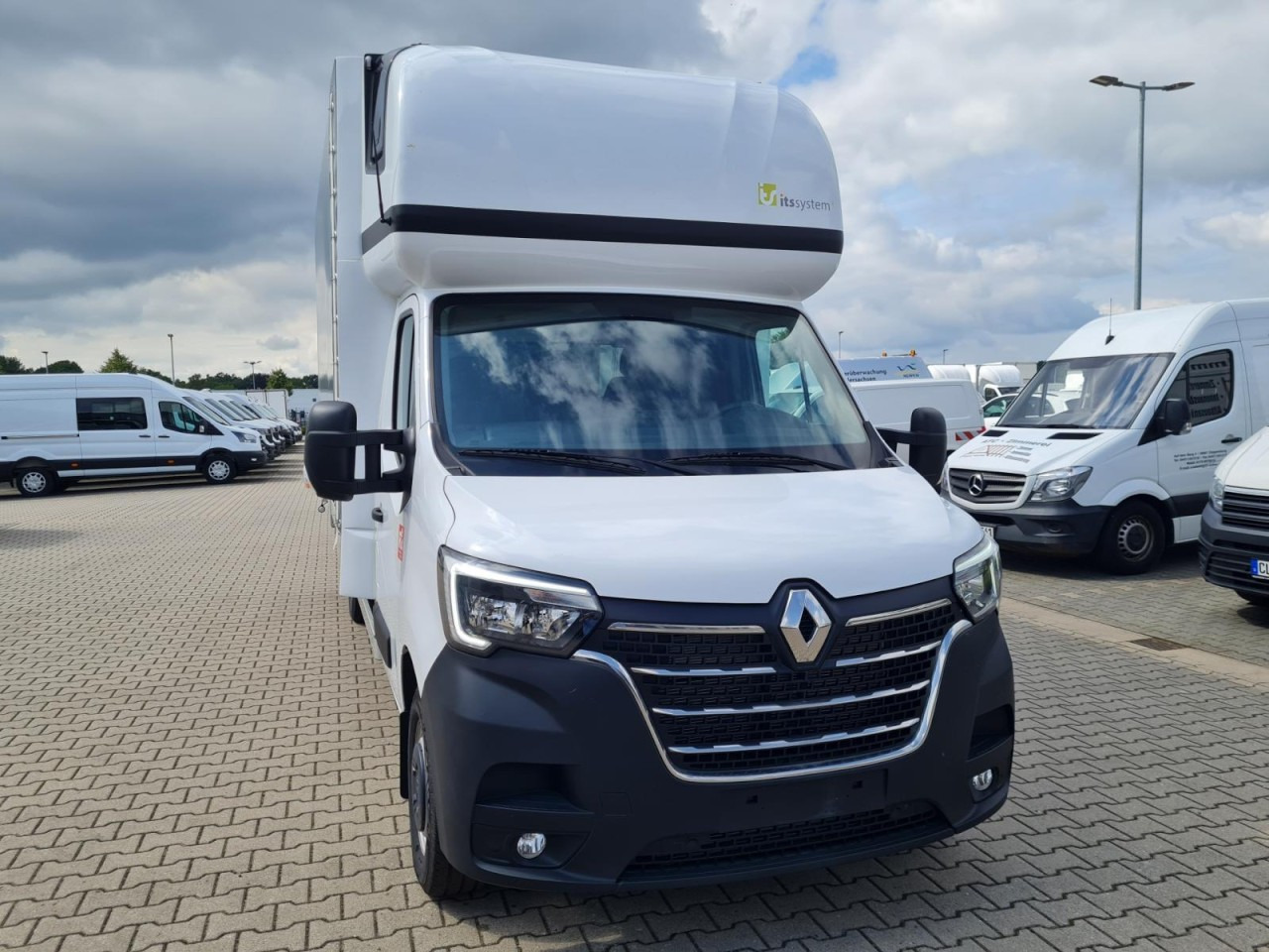 Renault Master 35 Pritsche Schiebe Plane Schlafkab. STHZ - Autoutilitară cu prelată: Foto 2 Renault Master 35 Pritsche Schiebe Plane Schlafkab. STHZ - Autoutilitară cu prelată: Foto 2