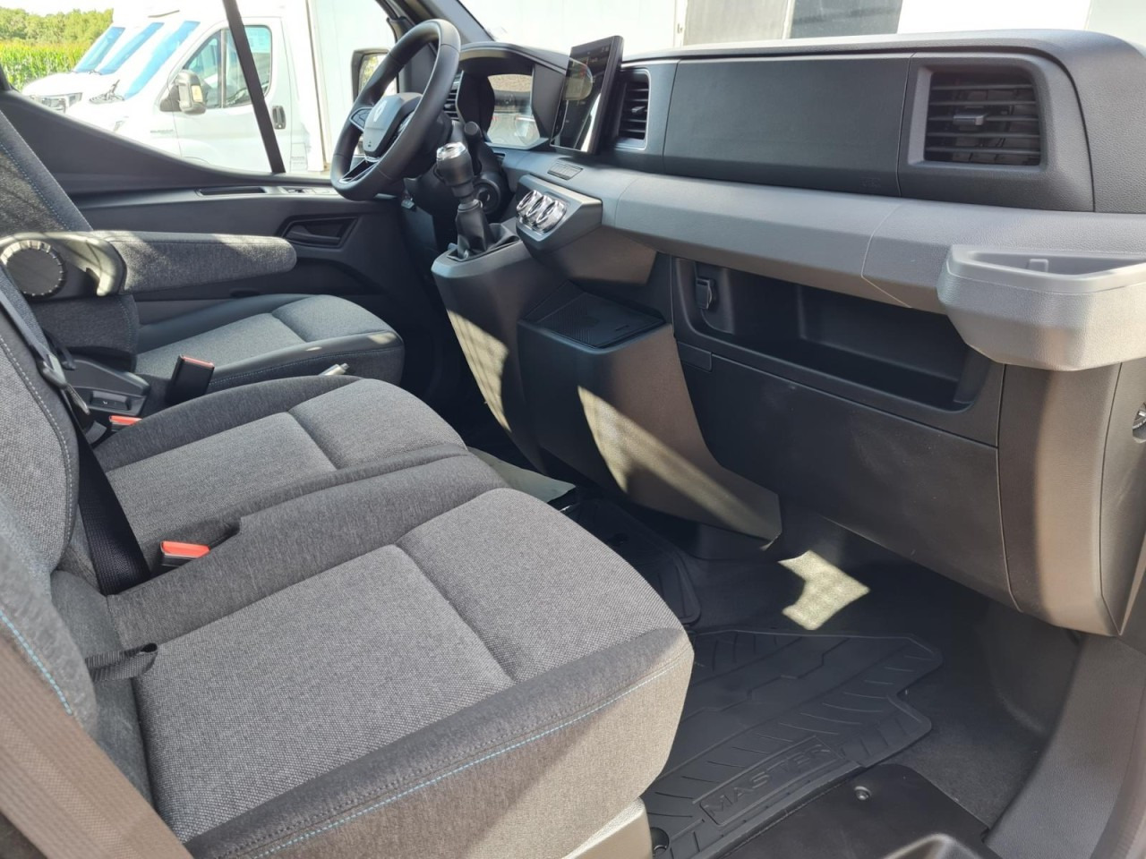 Autoutilitară basculantă Renault Master New 35 Kipper KLIMA NAVI/APP PDC LUFTFEDERUNG: Foto 14 Autoutilitară basculantă Renault Master New 35 Kipper KLIMA NAVI/APP PDC LUFTFEDERUNG: Foto 14