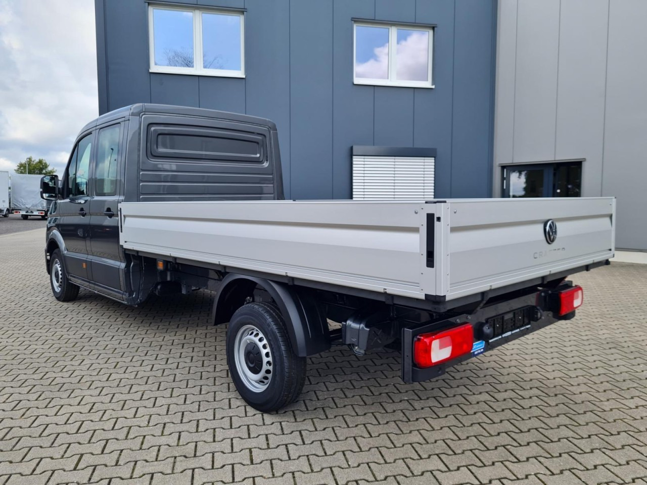 Volkswagen Crafter 35 Doka Pritsche MAXI L4 KLIMA TEMPOMAT - Autoutilitară cu platformă, Autoutilitară cabină dublă: Foto 4 Volkswagen Crafter 35 Doka Pritsche MAXI L4 KLIMA TEMPOMAT - Autoutilitară cu platformă, Autoutilitară cabină dublă: Foto 4