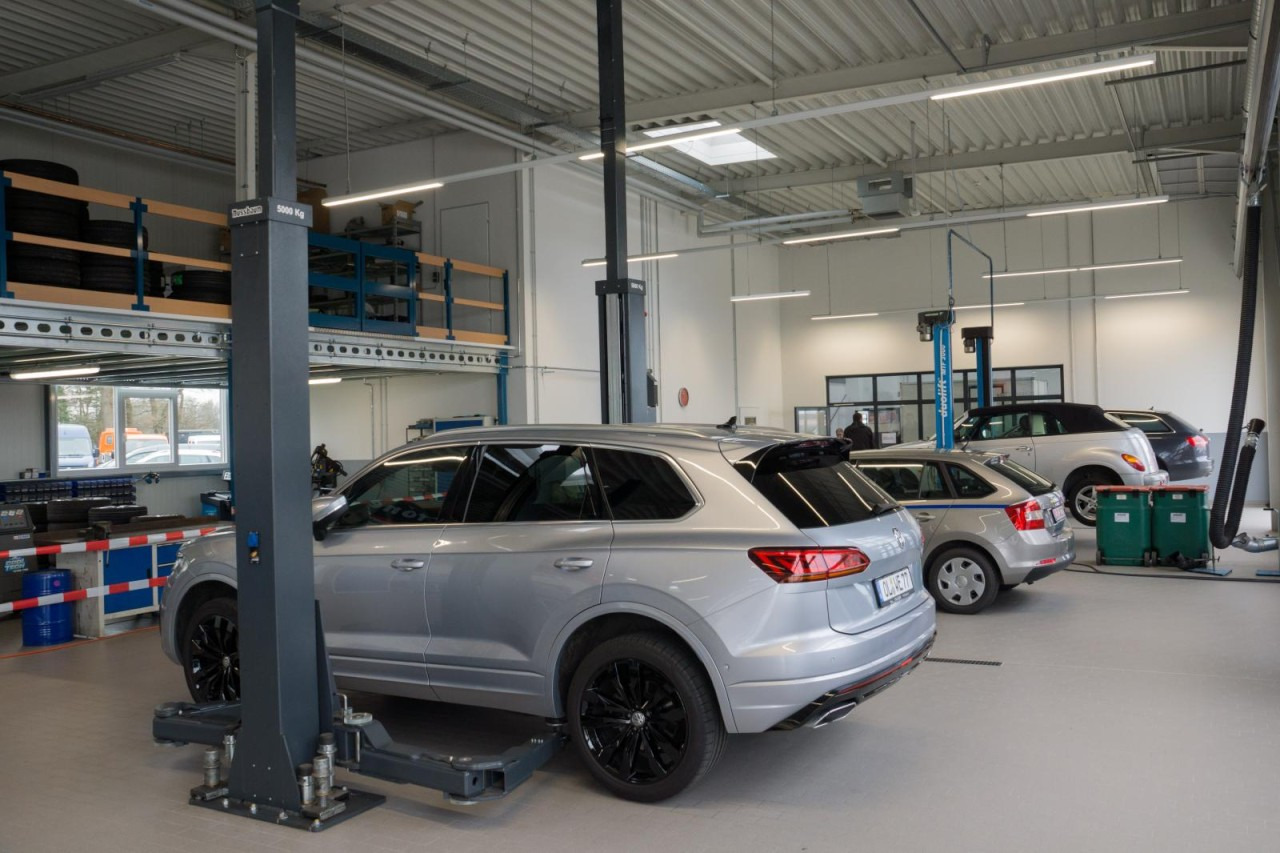 Dubă Volkswagen Crafter 35 Kasten Maxi L4H3 AG ERGO LED TEMPOMAT: Foto 20 Dubă Volkswagen Crafter 35 Kasten Maxi L4H3 AG ERGO LED TEMPOMAT: Foto 20