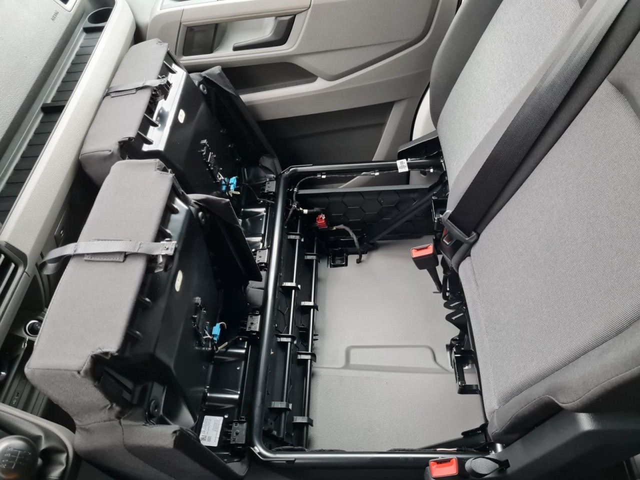 Dubă Volkswagen Crafter 35 Kasten Maxi L4H3 AG ERGO LED TEMPOMAT: Foto 8 Dubă Volkswagen Crafter 35 Kasten Maxi L4H3 AG ERGO LED TEMPOMAT: Foto 8