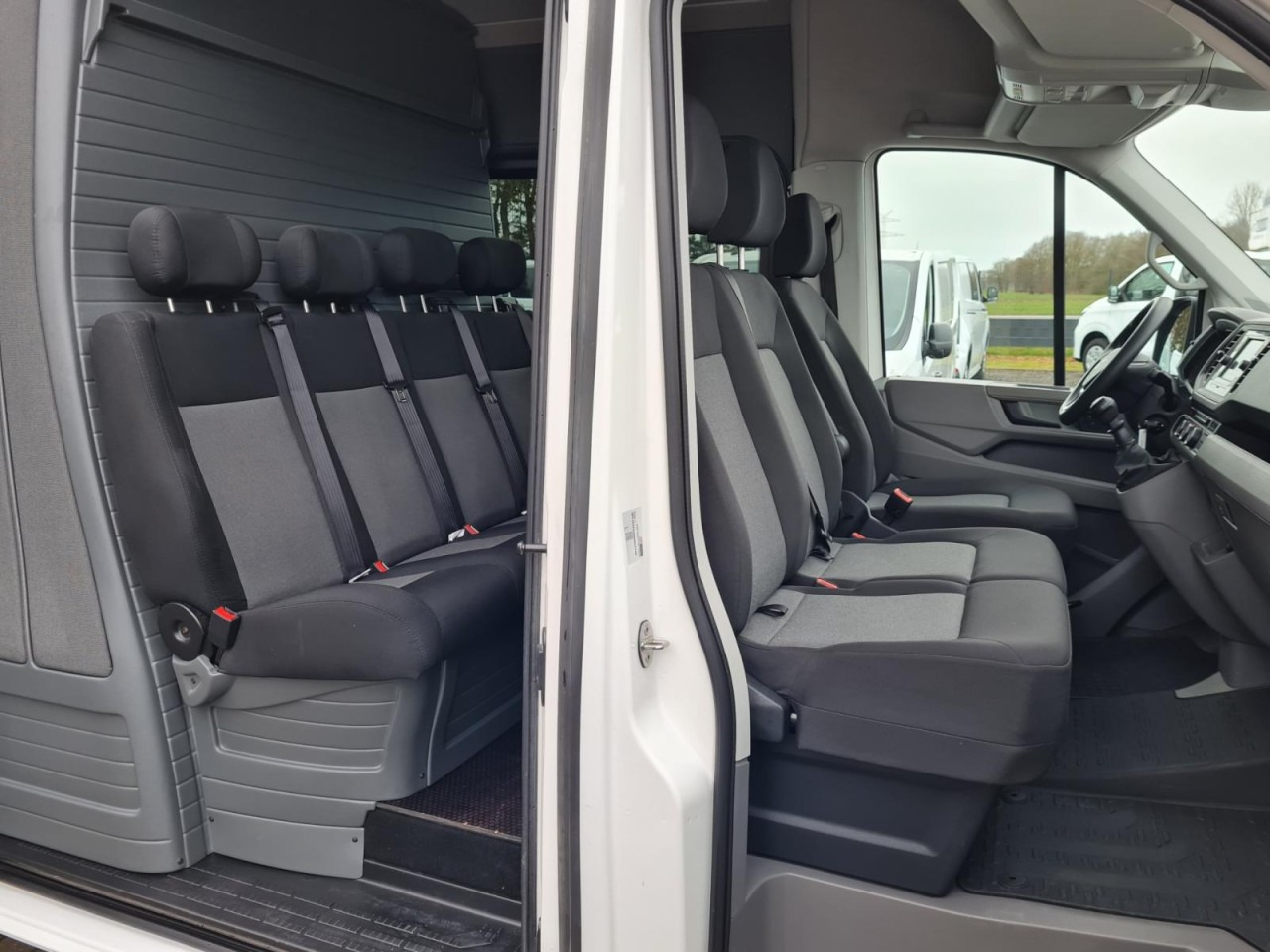 Volkswagen Crafter 35 Kasten Plus Doka mixto L4H2 4MOTION - Dubă: Foto 4 Volkswagen Crafter 35 Kasten Plus Doka mixto L4H2 4MOTION - Dubă: Foto 4