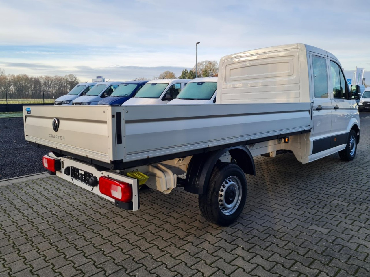 Volkswagen Crafter 35 Pritsche Doka TDI L4 KLIMA PDC TEMPOMAT - Autoutilitară cu platformă, Autoutilitară cabină dublă: Foto 4 Volkswagen Crafter 35 Pritsche Doka TDI L4 KLIMA PDC TEMPOMAT - Autoutilitară cu platformă, Autoutilitară cabină dublă: Foto 4