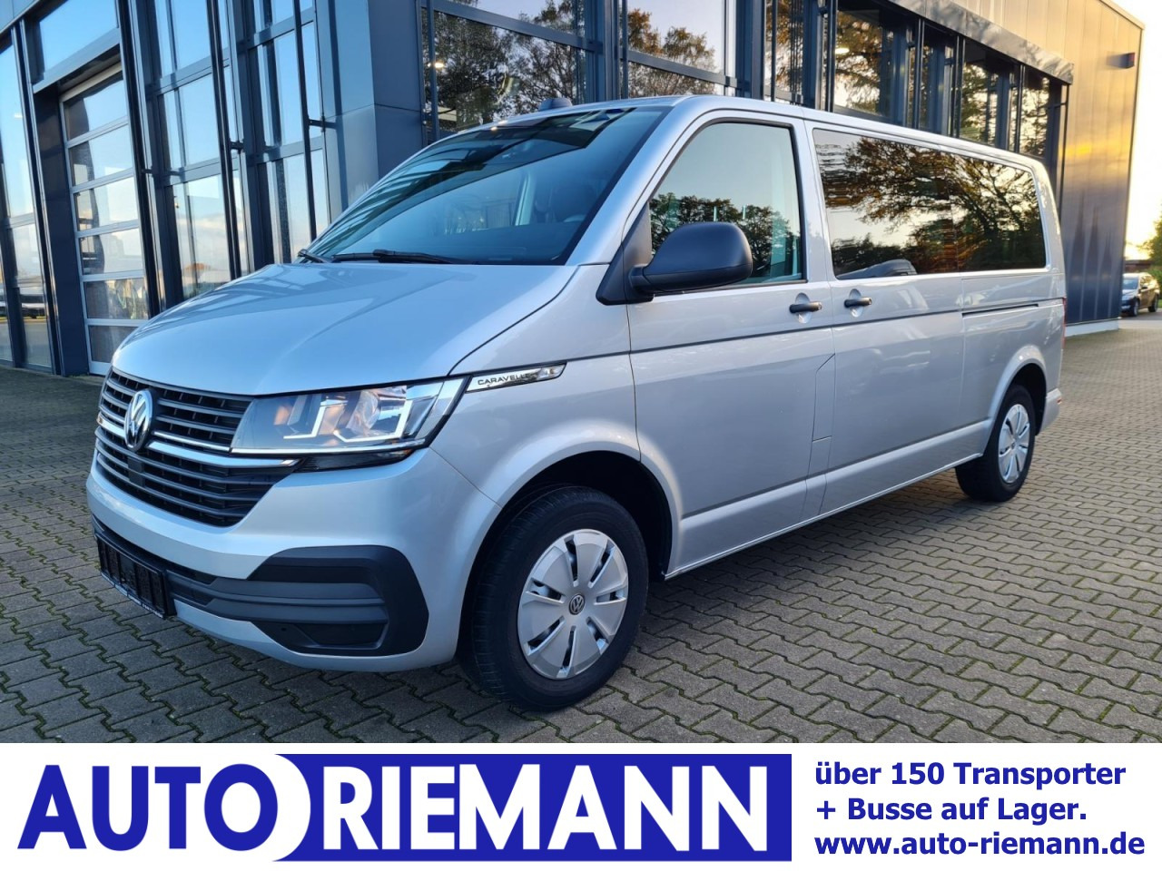 Volkswagen T6.1 Caravelle TDI lang 9 Sitzer 2 Schiebetüren Trendl. - Microbuz, Transport persoane: Foto 1 Volkswagen T6.1 Caravelle TDI lang 9 Sitzer 2 Schiebetüren Trendl. - Microbuz, Transport persoane: Foto 1
