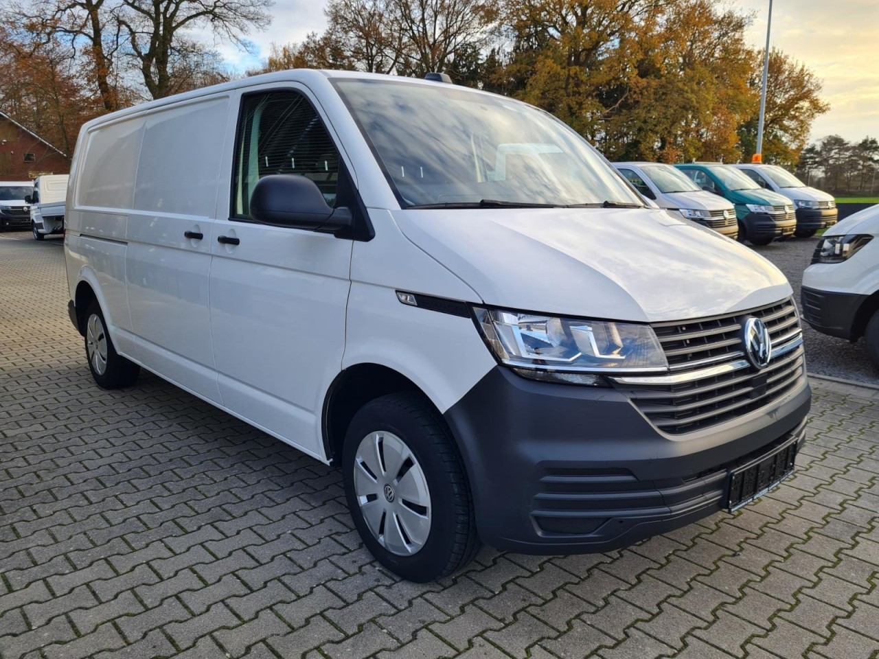 Volkswagen T6.1 Kasten TDI lang L2 DSG KLIMA KAMERA PDC - Autoutilitară compactă: Foto 3 Volkswagen T6.1 Kasten TDI lang L2 DSG KLIMA KAMERA PDC - Autoutilitară compactă: Foto 3