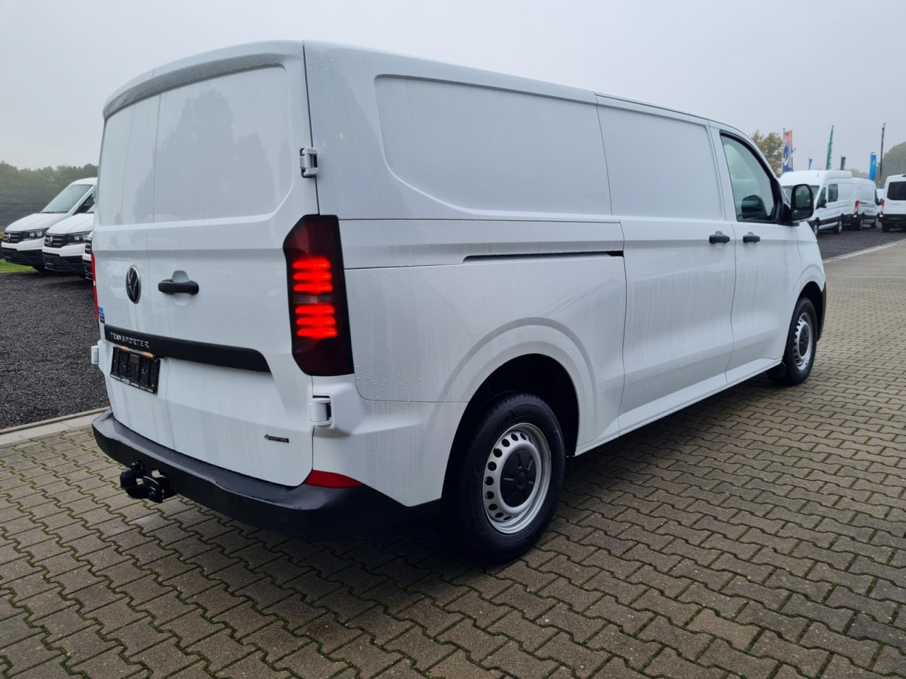 Volkswagen T7 Transporter Kasten TDI 4Motion LR L2H1 LED AUTOM. - Autoutilitară compactă: Foto 4 Volkswagen T7 Transporter Kasten TDI 4Motion LR L2H1 LED AUTOM. - Autoutilitară compactă: Foto 4