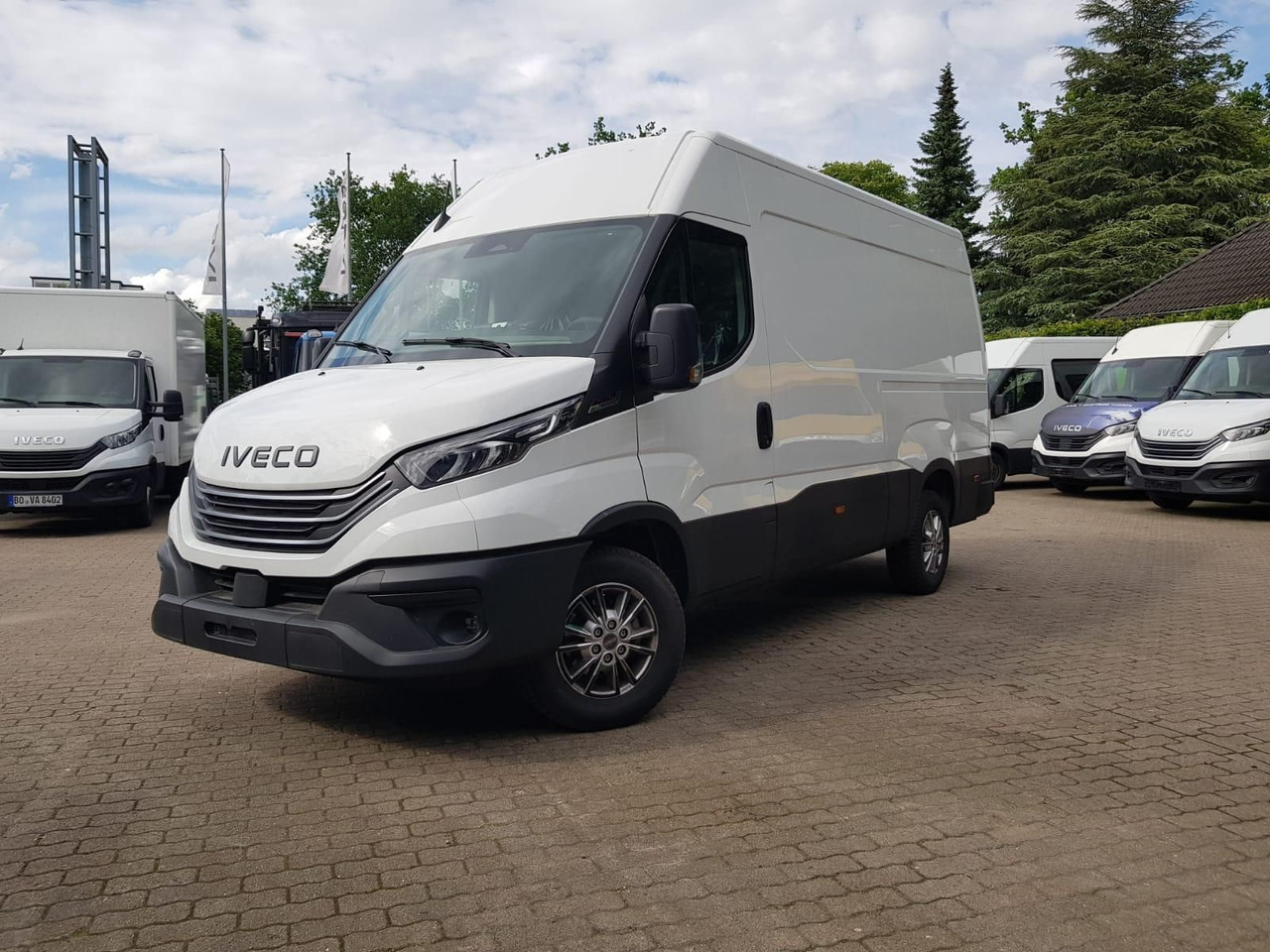 Iveco 35S18HA8V *AHK*RADIO*KAMERA*KLIMA* - Dubă: Foto 1 Iveco 35S18HA8V *AHK*RADIO*KAMERA*KLIMA* - Dubă: Foto 1