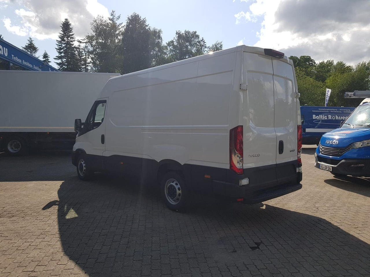 Iveco Daily 35S12A8VY*RADIO* 0% Finanzierung - Dubă: Foto 3 Iveco Daily 35S12A8VY*RADIO* 0% Finanzierung - Dubă: Foto 3