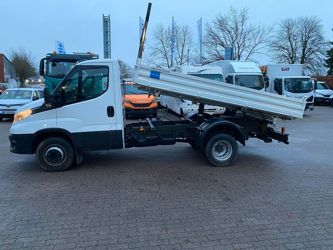 Iveco Daily 70C18H Meiler Dreiseitenkipper*AHK*RADI... - Autoutilitară basculantă: Foto 2 Iveco Daily 70C18H Meiler Dreiseitenkipper*AHK*RADI... - Autoutilitară basculantă: Foto 2