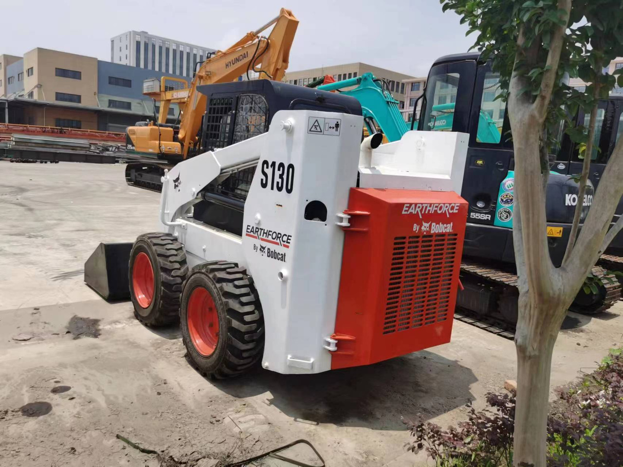 Bobcat S130 - Mini încărcător: Foto 5 Bobcat S130 - Mini încărcător: Foto 5