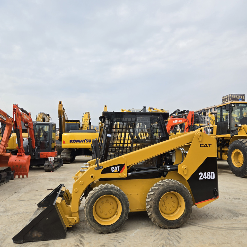 CATERPILLAR 246D - Mini încărcător: Foto 3 CATERPILLAR 246D - Mini încărcător: Foto 3