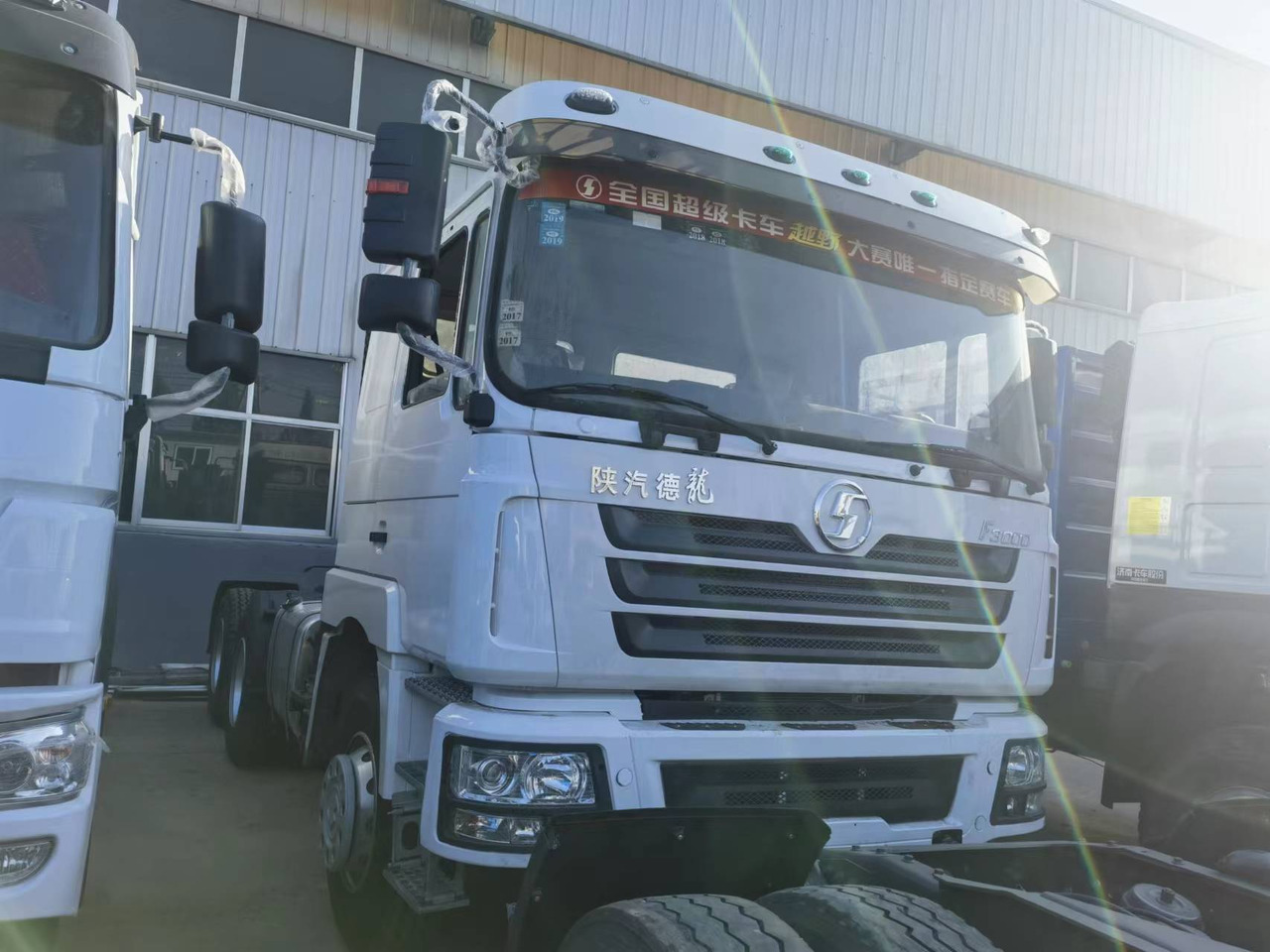 Shacman F3000 6*4 Tractor - Cap tractor: Foto 1 Shacman F3000 6*4 Tractor - Cap tractor: Foto 1