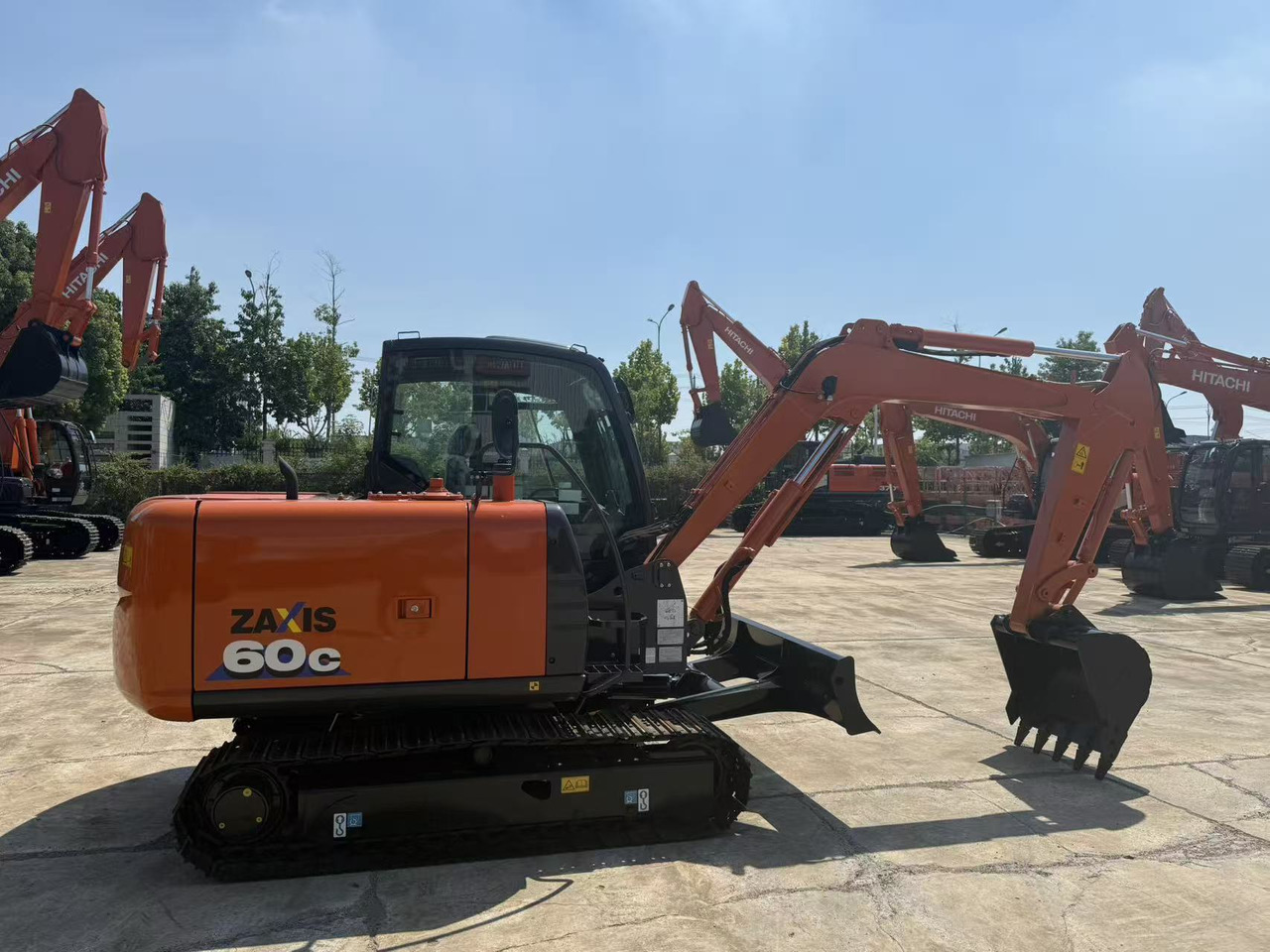 HITACHI ZX60 ZX70 new - Mini excavator: Foto 3 HITACHI ZX60 ZX70 new - Mini excavator: Foto 3